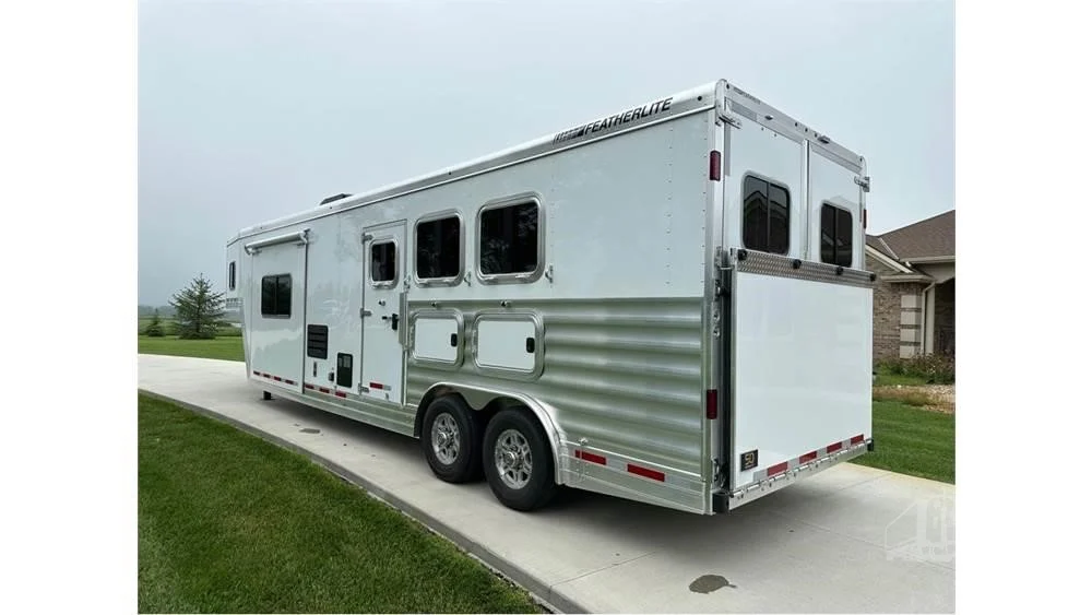 Remorques 3 chevaux LQ Featherlite 2023 – Image 24