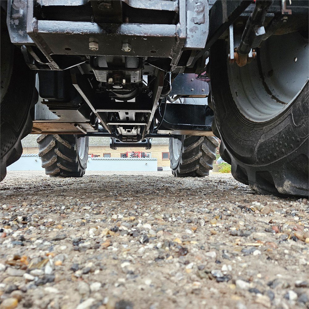 Massey Ferguson 6465 Dyna-6 – Image 35