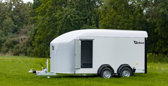 Remorque Debon C800 avec porte latérale – robuste et polyvalente – Image 4