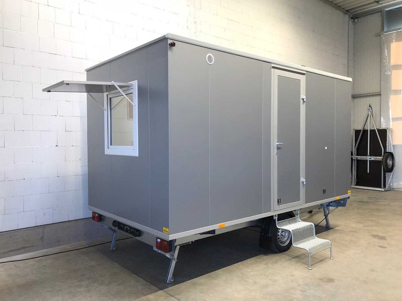 Conteneur Remorque bureau 6 à 8 personnes avec toilettes neuf – Image 4