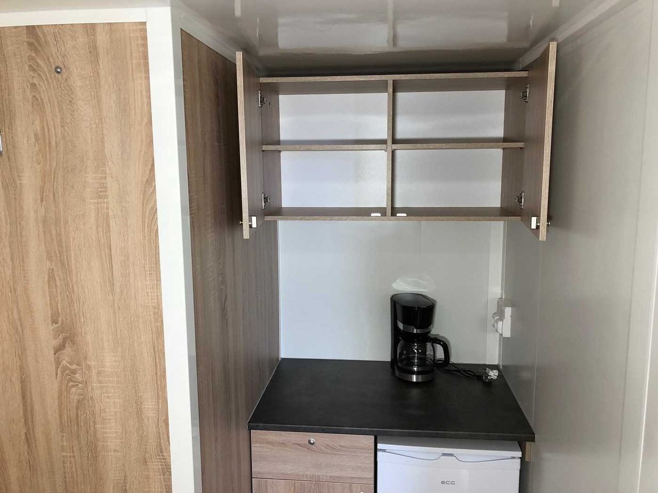 Conteneur Remorque bureau 6 à 8 personnes avec toilettes neuf – Image 17